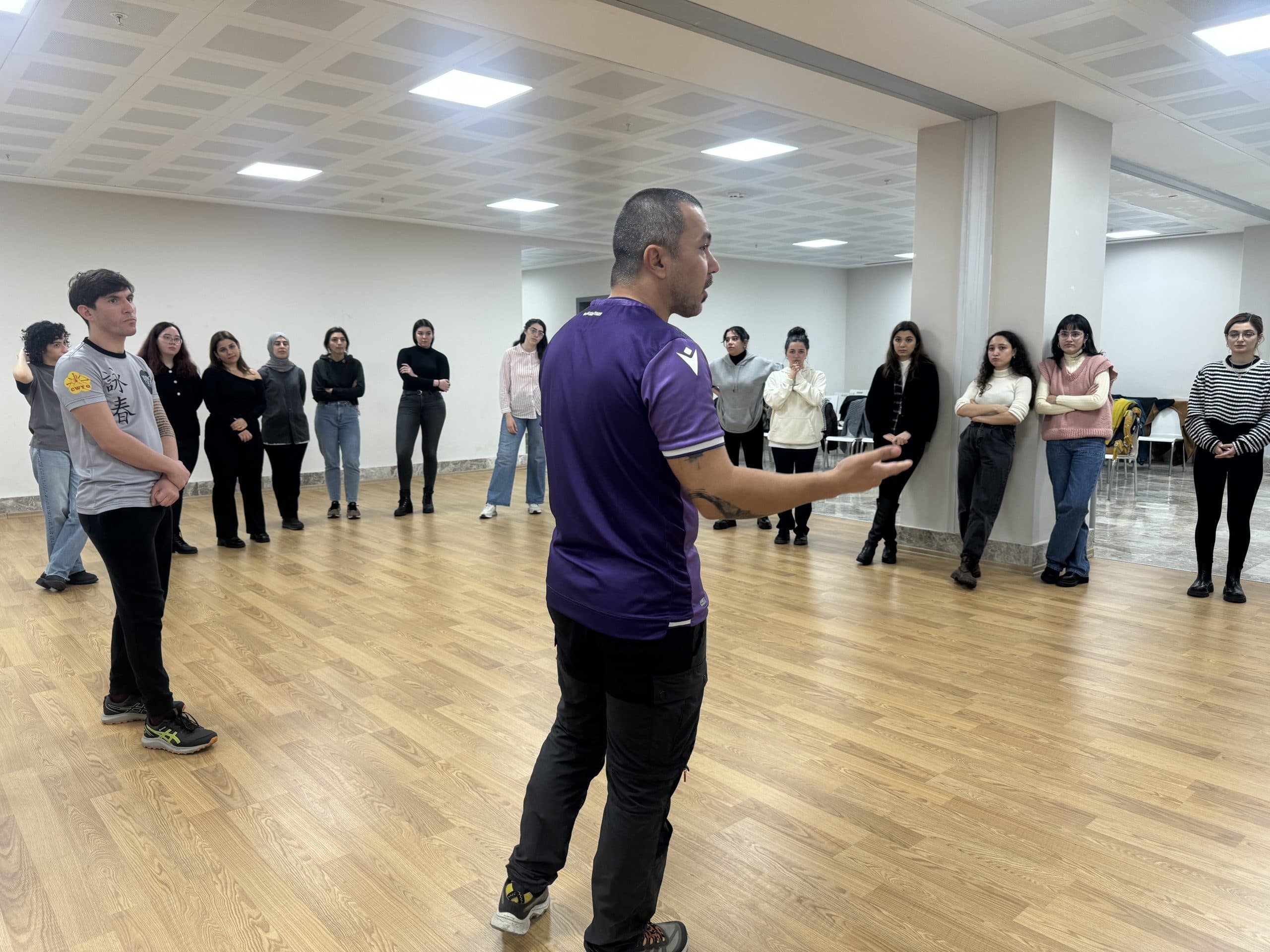 Kettlebell Swing Nedir ve Patlayıcı Güç İçin Neden Önemlidir?