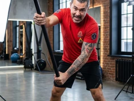 Combat Fitness antrenmanı ile kilo verme, Topuz (Mace) ve Girya (Kettlebell) idmanları Combat Fitness antrenmanı ile kilo verme, Topuz (Mace) ve Girya (Kettlebell) idmanları